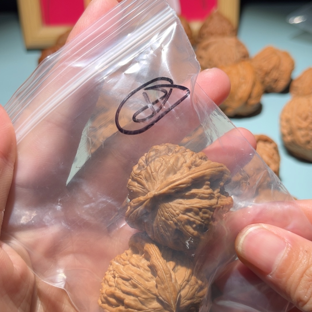 顾***萧文玩核桃吊坠哈哈你8