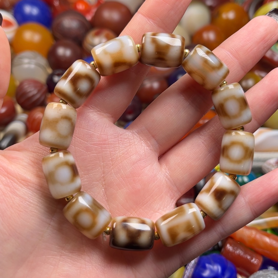 玛瑙/玉髓颈饰未镶嵌