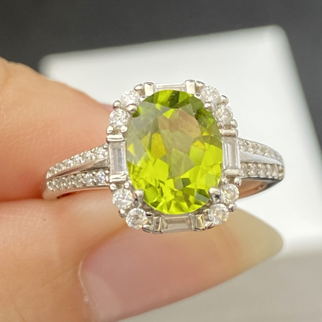 天然橄榄石绿色戒指s925银7*9mm轻奢精致时尚百搭开口一物一证J