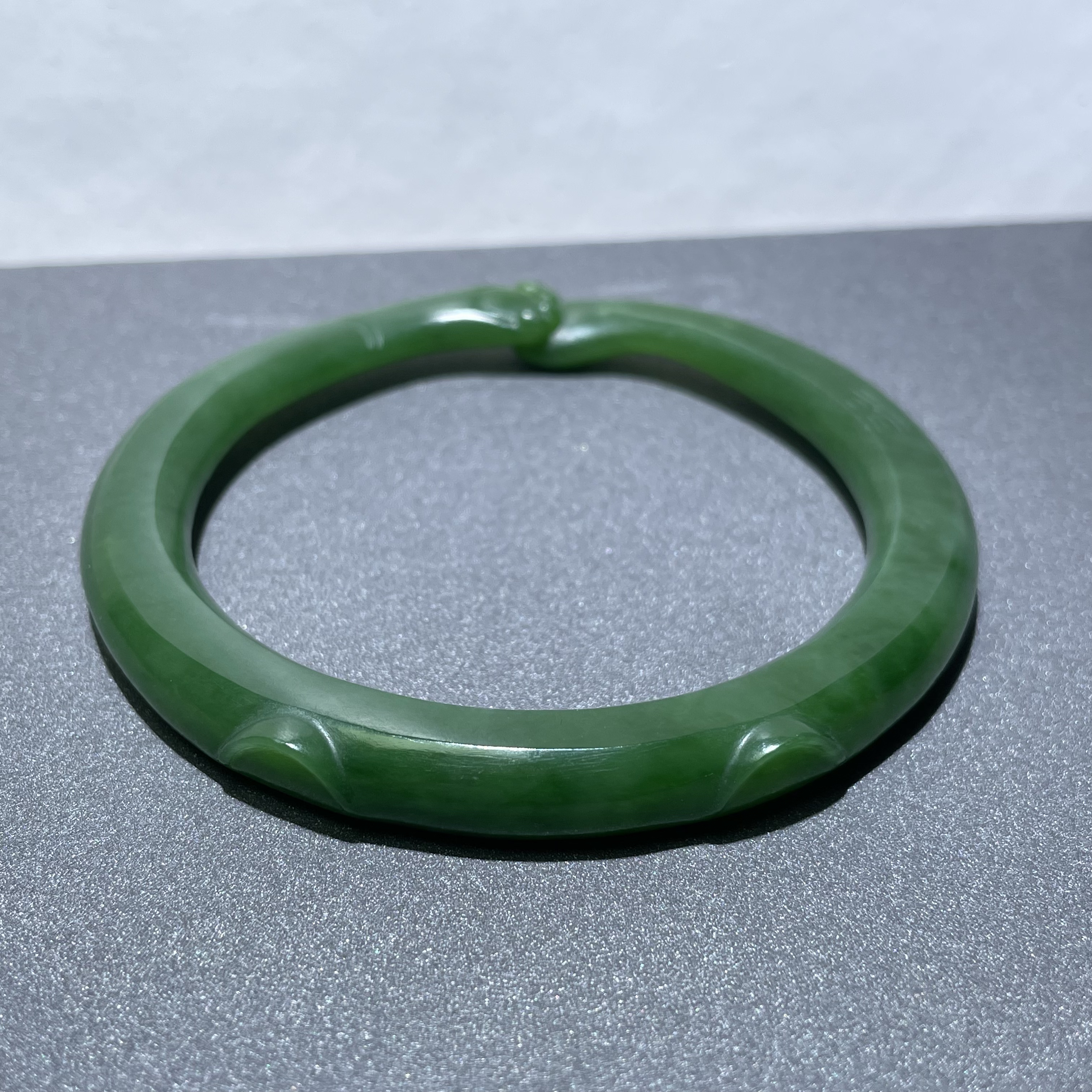 【孤品】天然和田玉老俄料菠菜绿碧玉猫爪手镯雕工精美色泽饱满油润