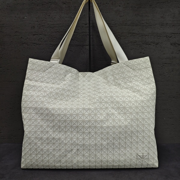 三宅一生/包包/95新/市场价19800/251014zb0017