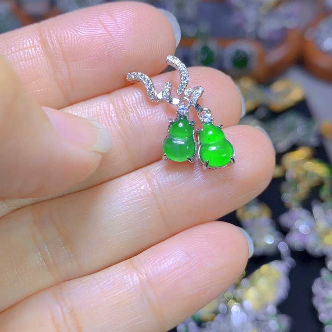 翡翠颈饰银S925镶嵌天然翡翠