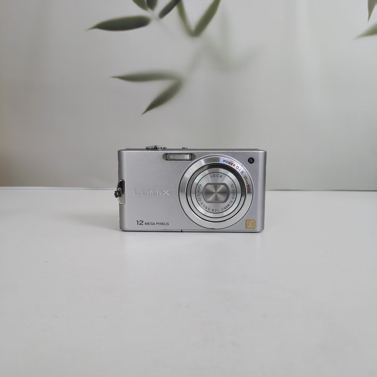 9新 Panasonic/松下 fx60 ccd相机日版1400万像素5倍变焦屏微黄