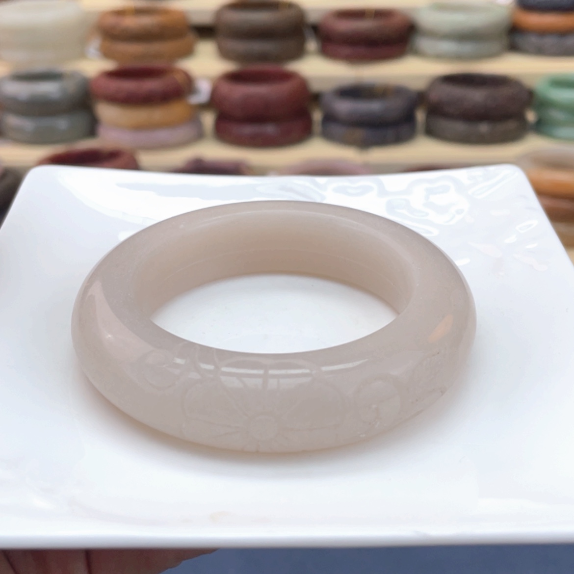 【闪购商品】石英质玉手镯未镶嵌