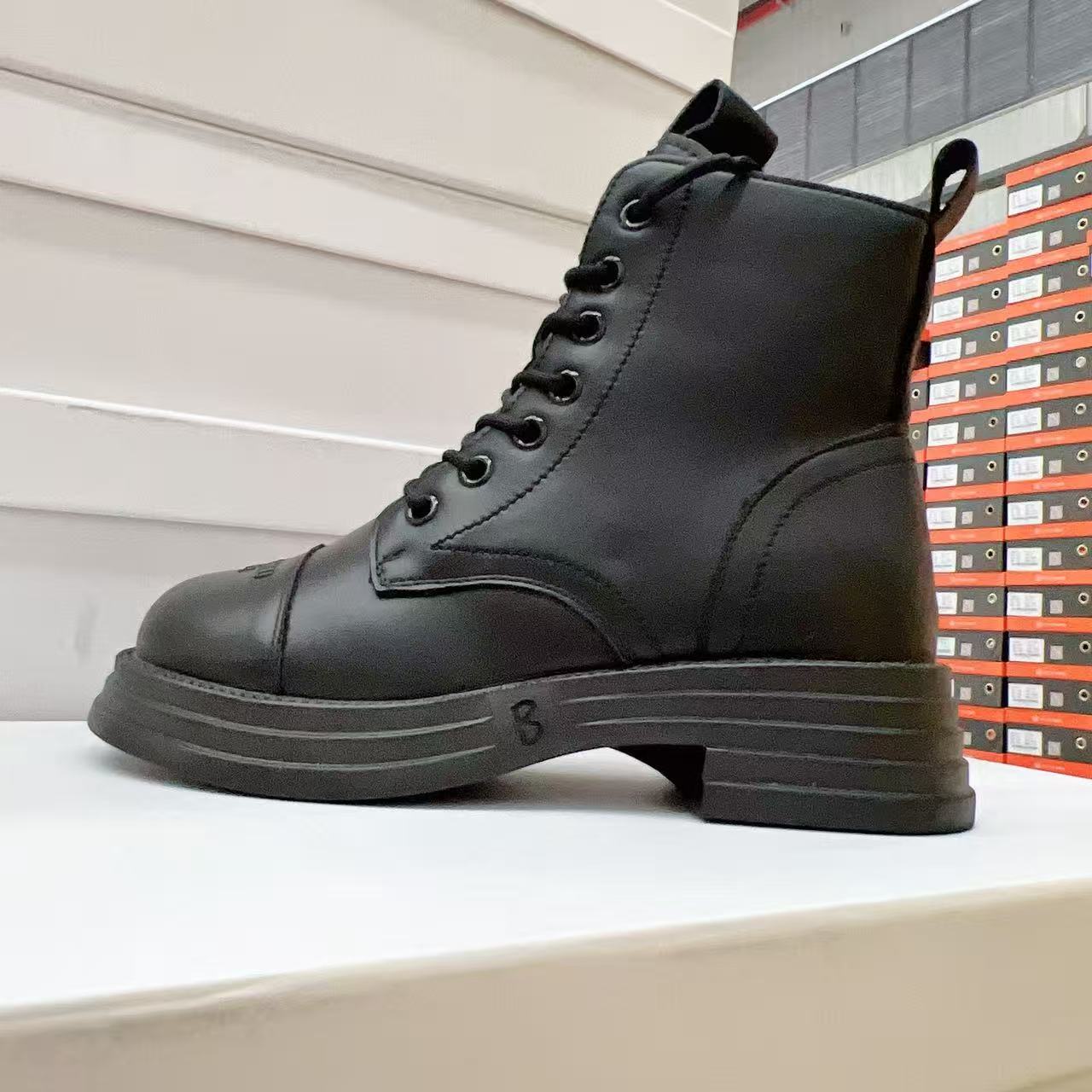 880-99  新款时尚百搭英伦风圆头马丁靴