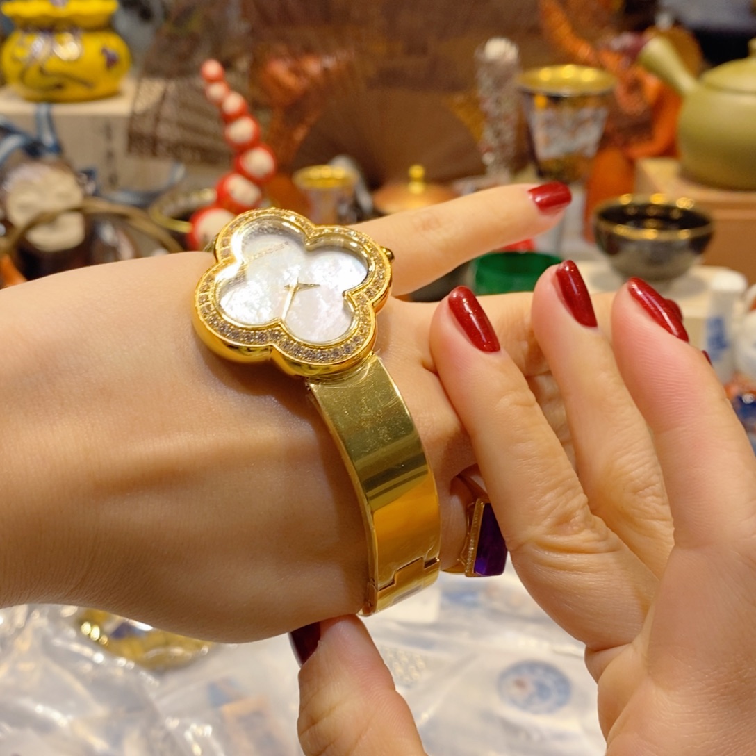 精钢小牛皮（革）精钢石英机芯-人工动能机芯