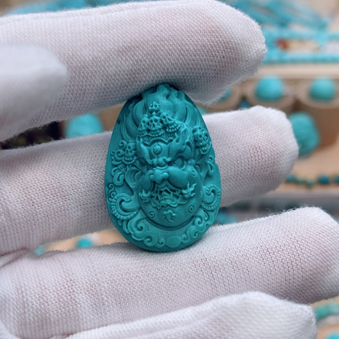 绿松石未镶嵌珠宝奇石