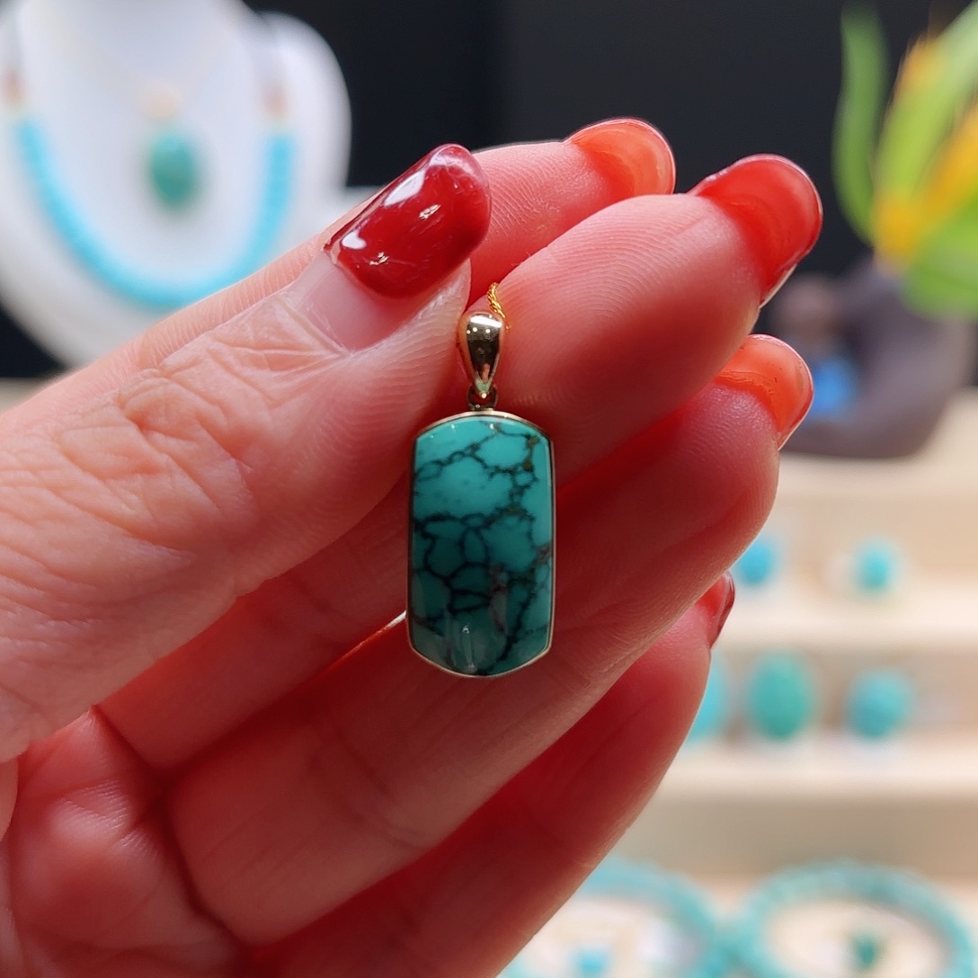 绿松石配饰18K金镶嵌