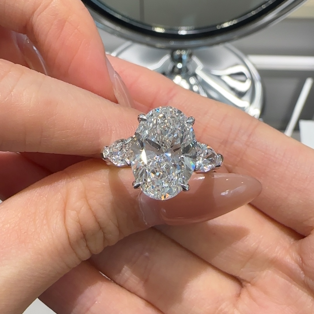 铂Pt950镶嵌实验室培育钻石5卡椭圆三石16