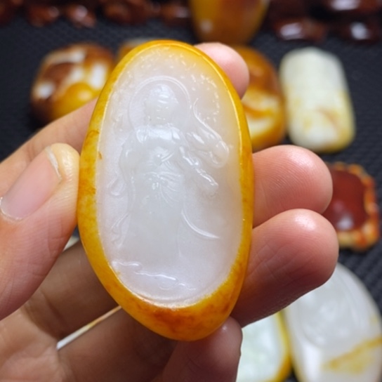 和田玉颈饰未镶嵌