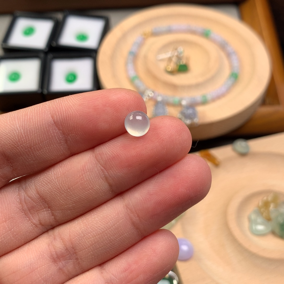 彩***光翡翠未镶嵌颈饰蛋面