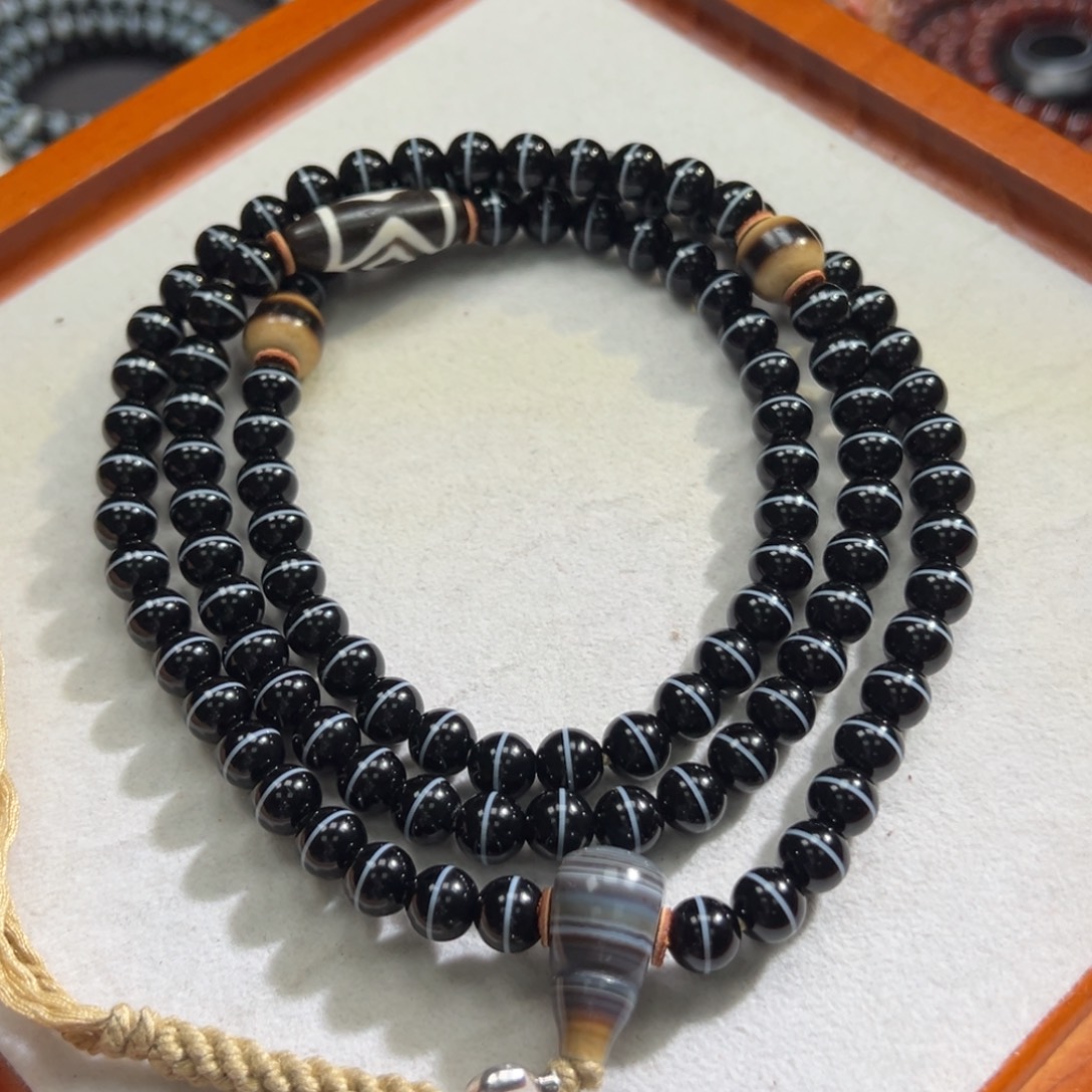 浅***念玛瑙/玉髓合金手链