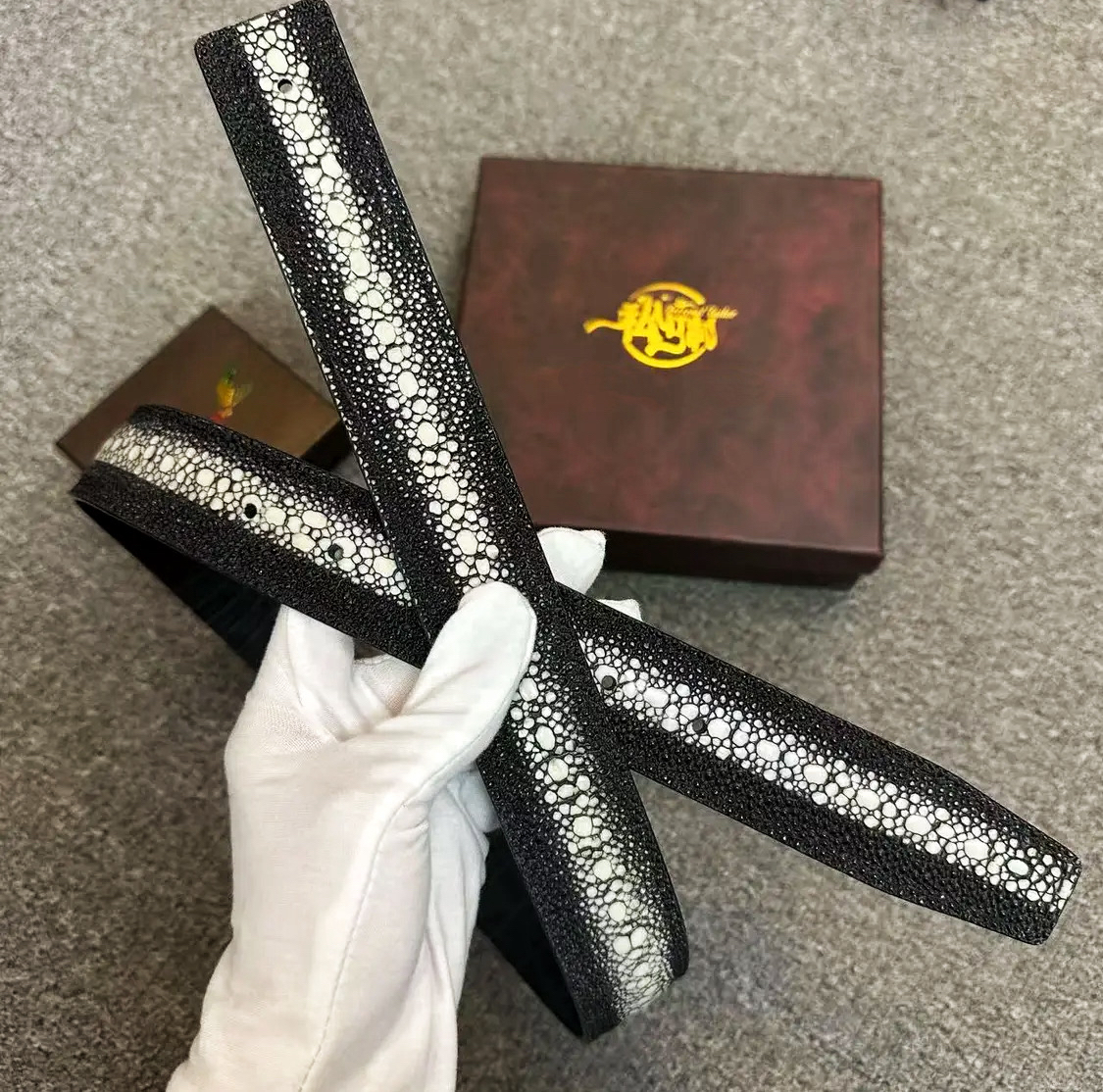 （3.8宽双面用）新版珍珠鱼纹+鳄鱼纹双面高端腰带礼盒装-单皮带