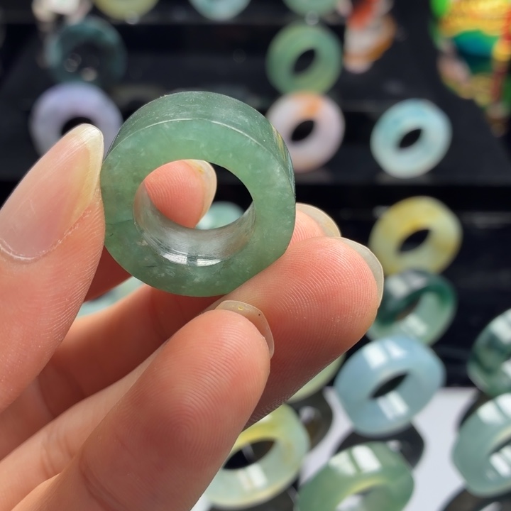 定制翡翠未镶嵌戒指