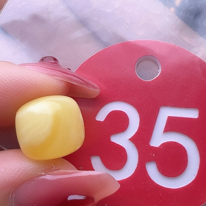 蜜蜡裸石未镶嵌微瑕 11.3mm 老型