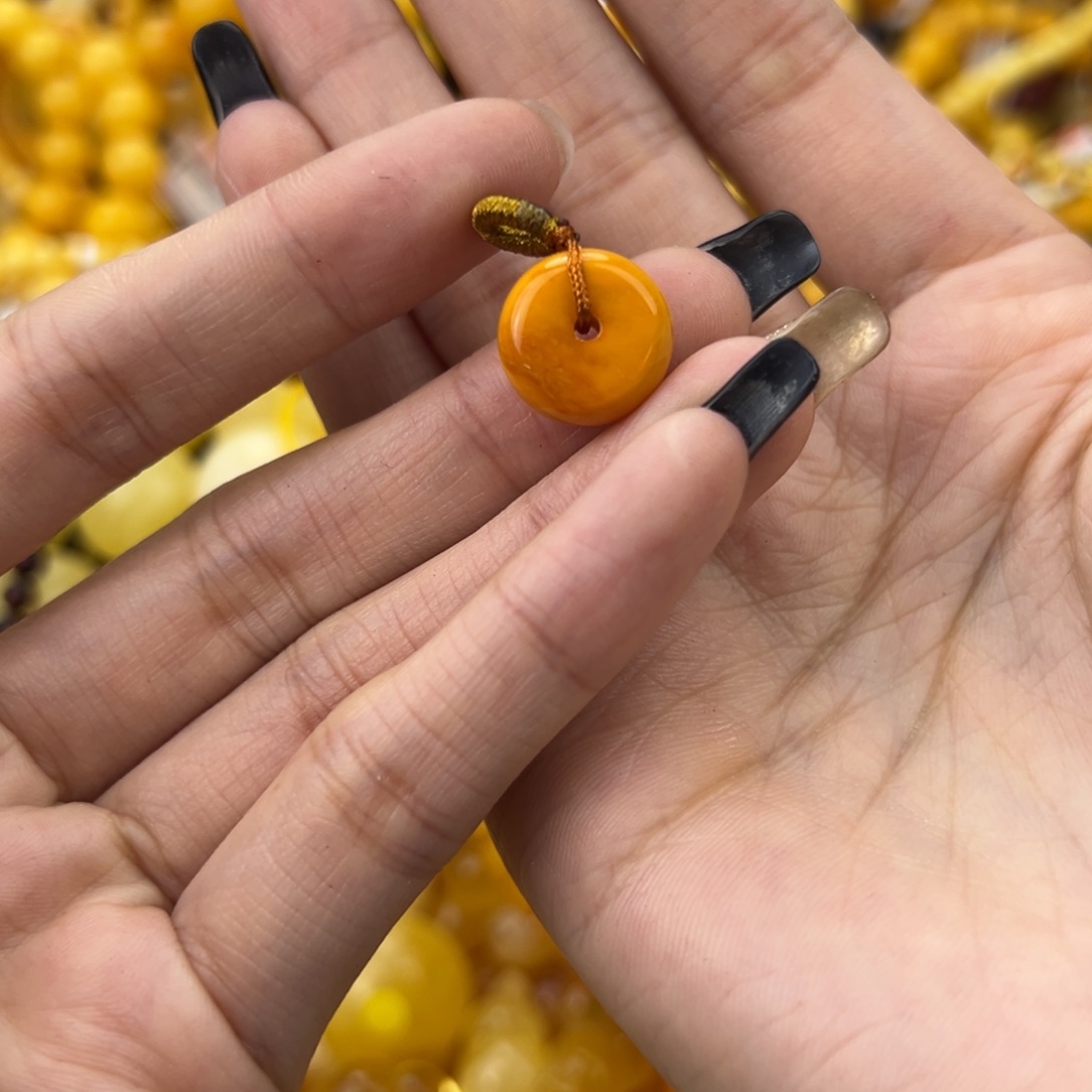 琥珀珠宝奇石未镶嵌