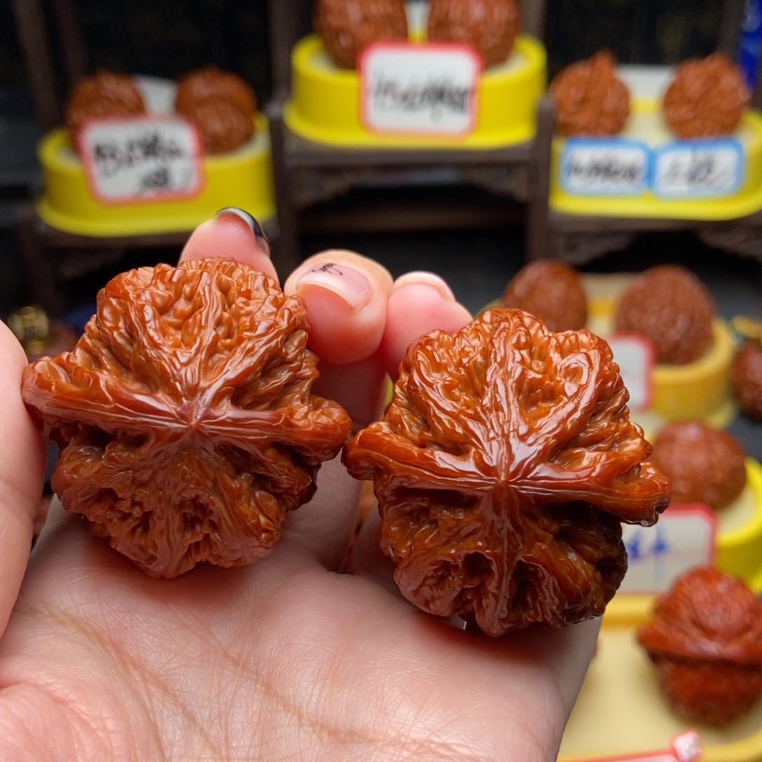 文玩核桃吊坠42粗筋