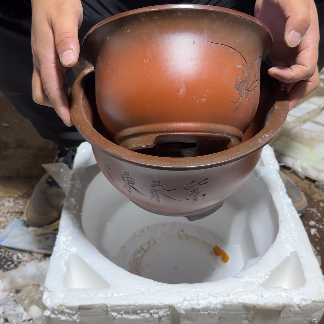 紫砂花盆瑕疵和瑕疵的