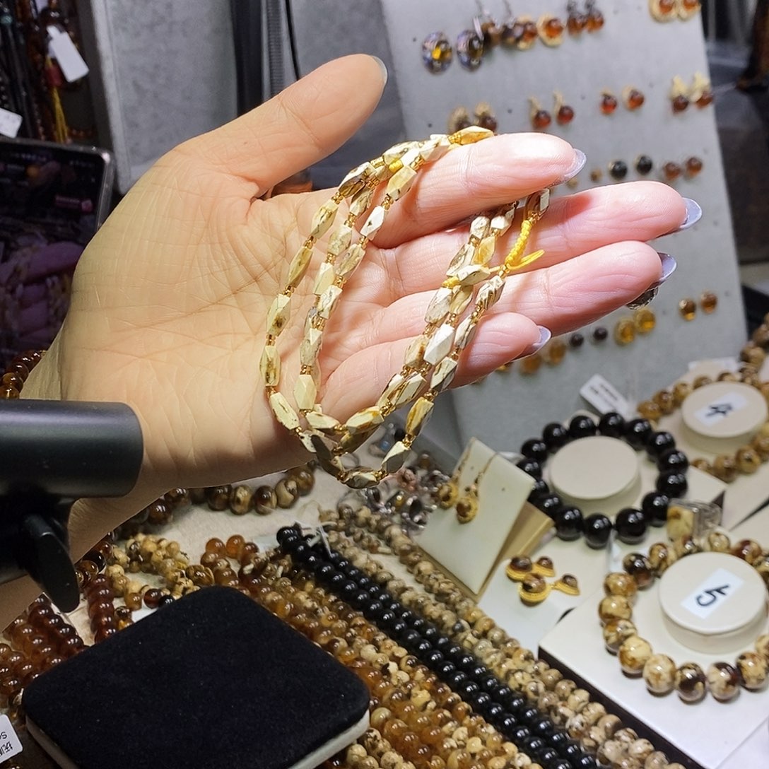 琥珀未镶嵌裸石精工长八棱干白项链