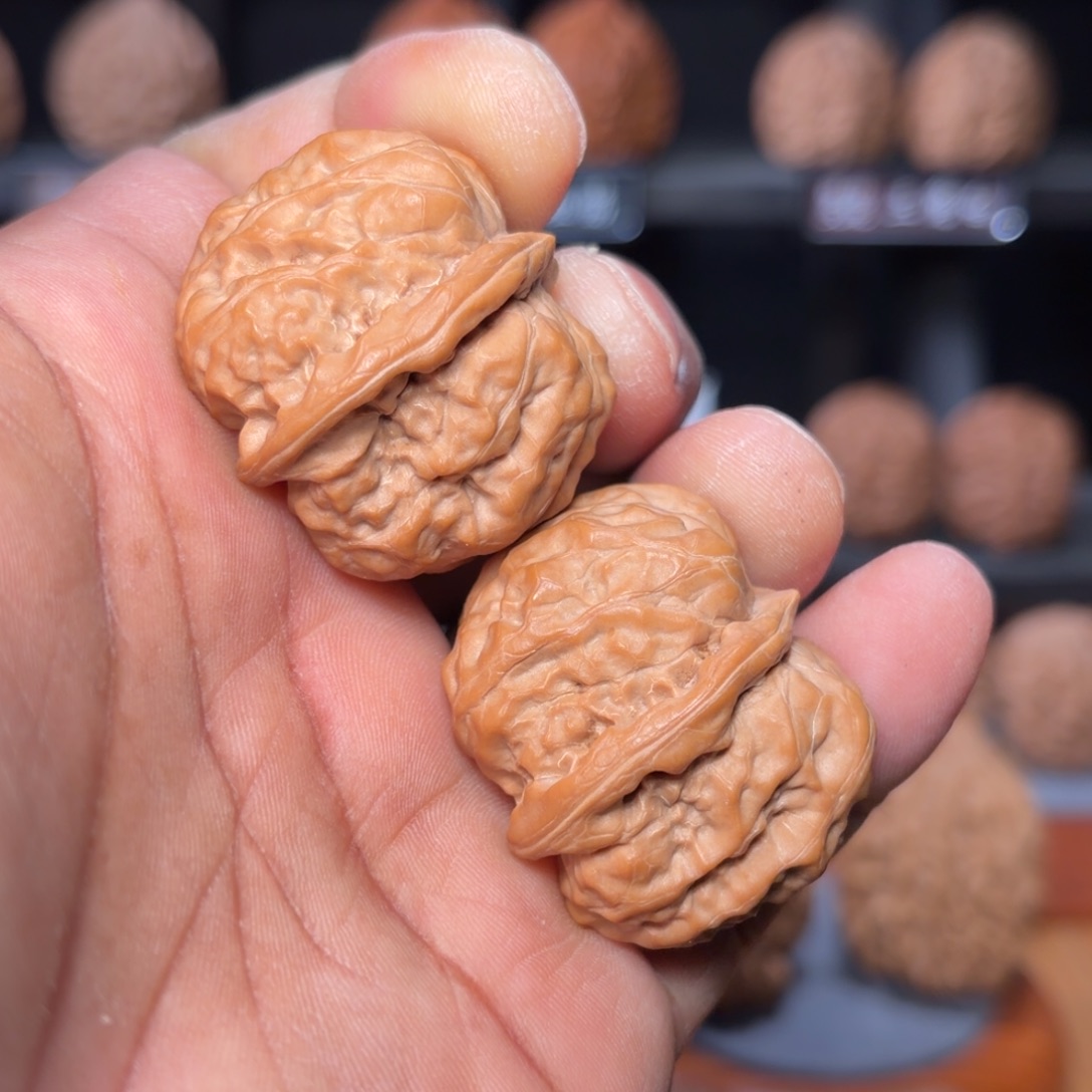 把件文玩核桃山地红皮蛙