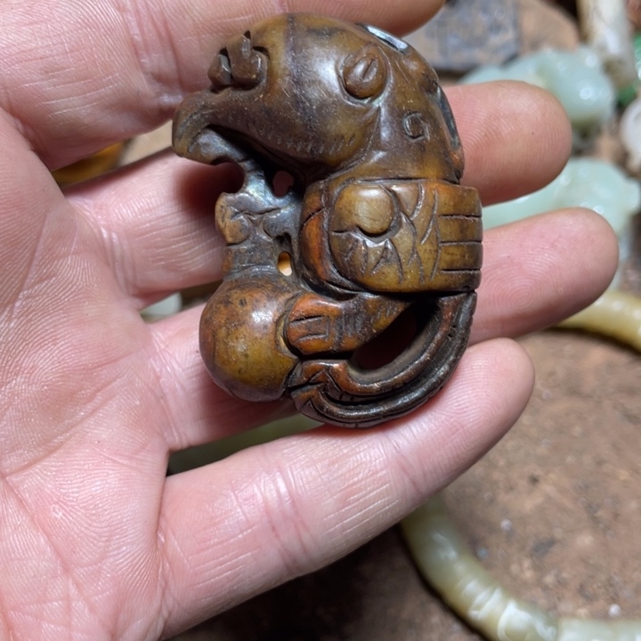 和田玉（糖玉）未镶嵌颈饰