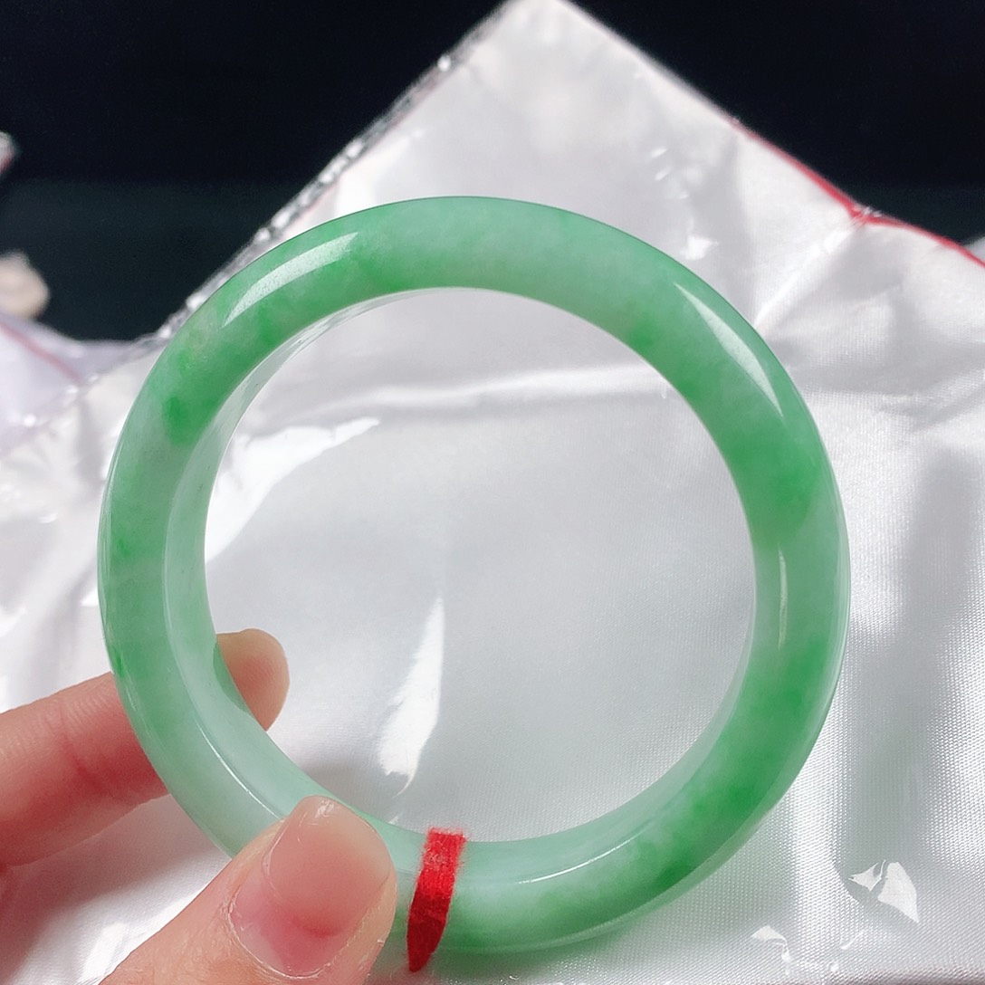 翡翠手镯未镶嵌56圈2371