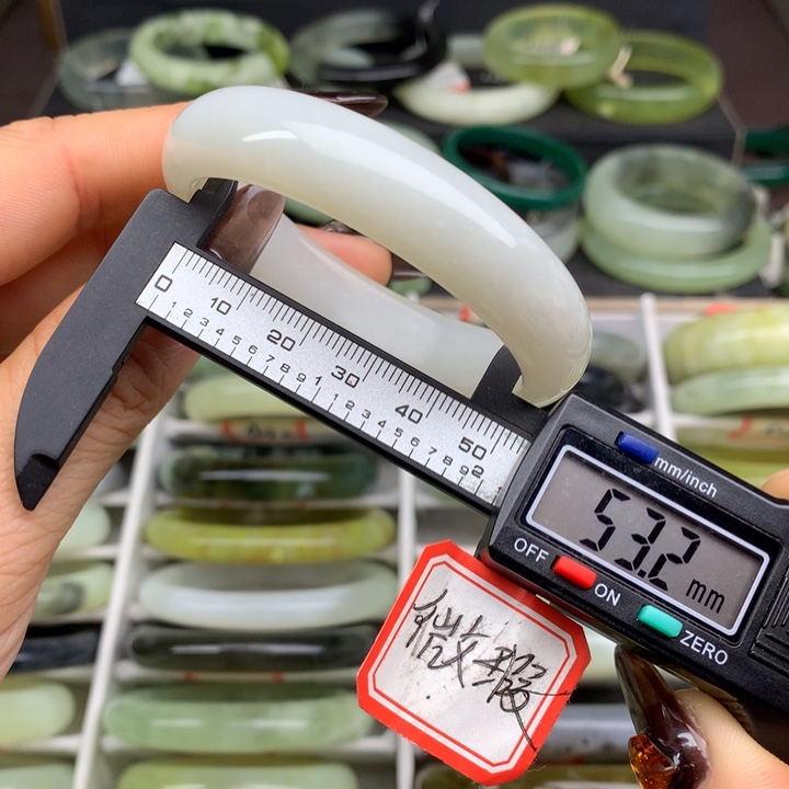 蛇纹石玉未镶嵌手镯907