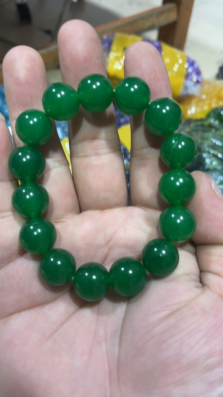 B 723  14 满绿手串