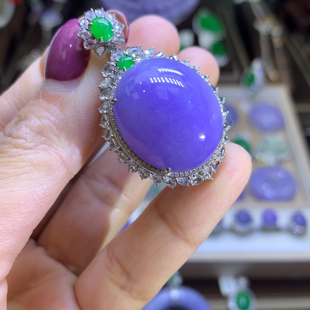 翡翠颈饰18K金镶嵌翡翠