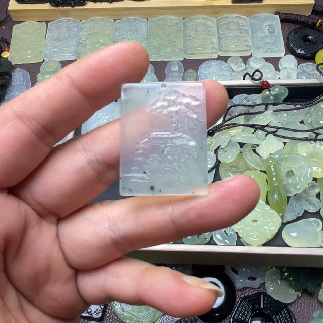 未镶嵌蛇纹石玉颈饰