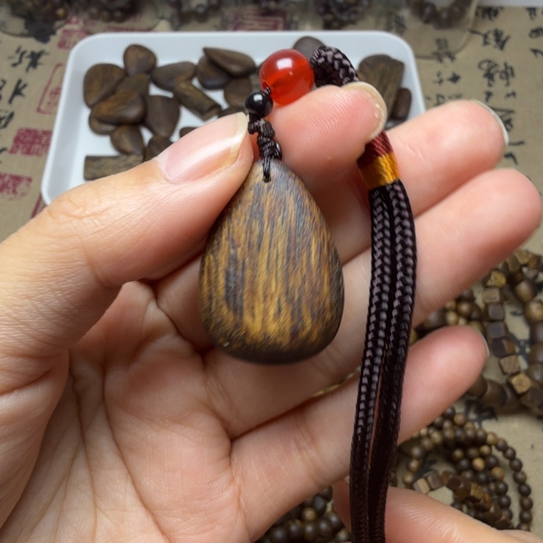 沉香沉香碎屑车绳子