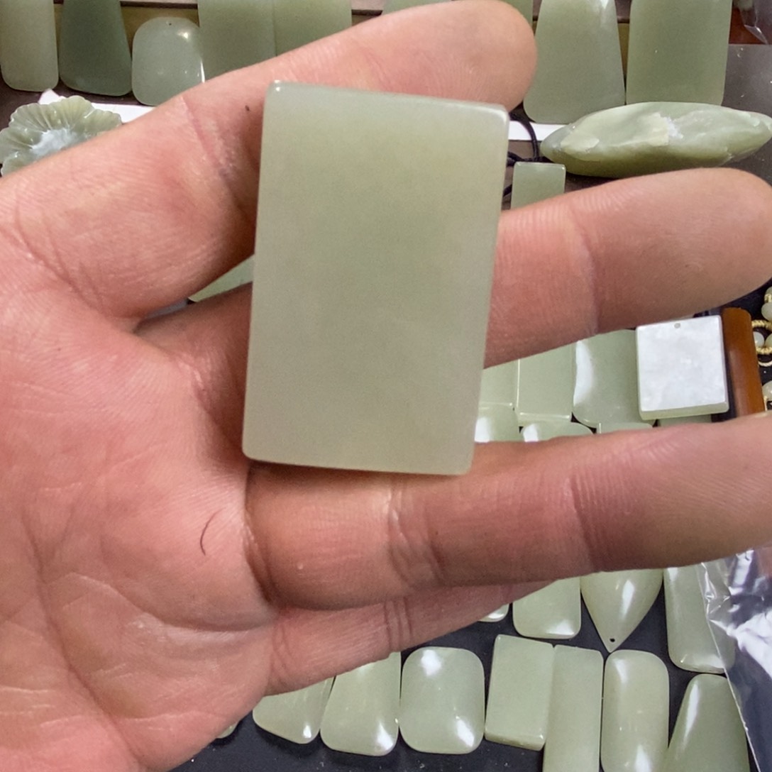 颈饰未镶嵌和田玉掌*人054