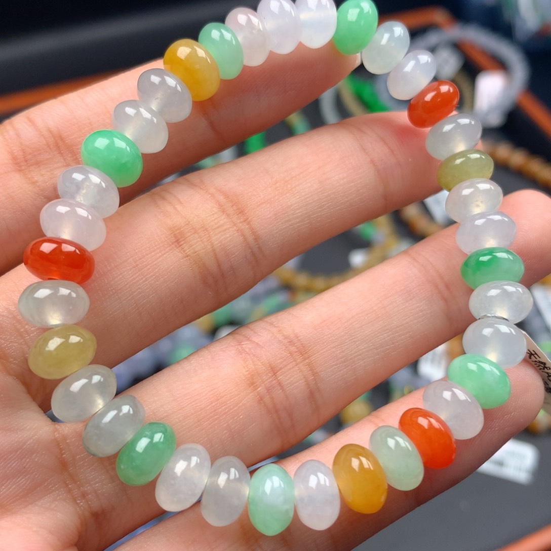 未镶嵌翡翠手链卡