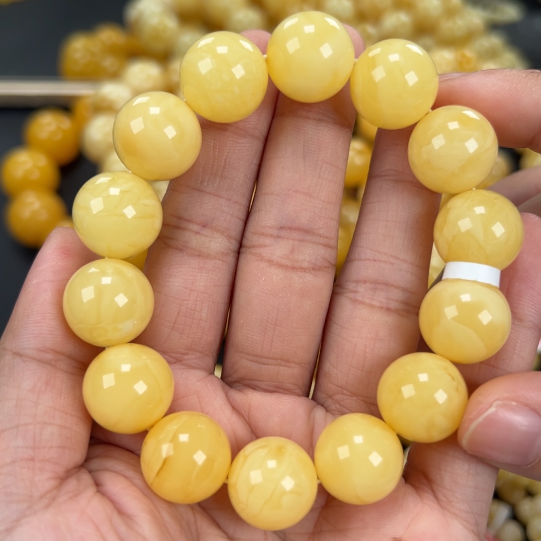 琥珀未镶嵌手链28.6克