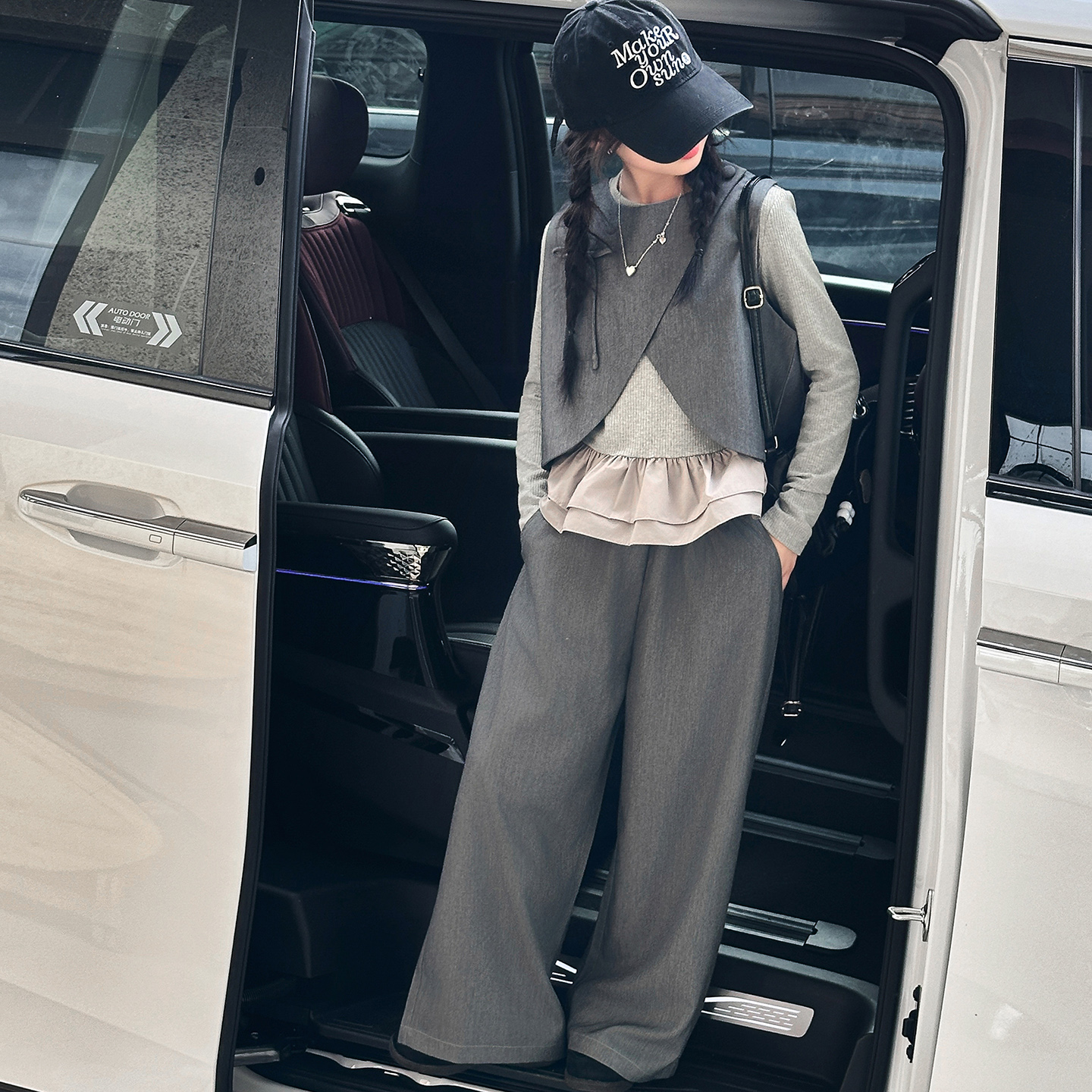 女童秋装套装2025新款中大童洋气时髦马甲打底衫儿童春秋季三件套