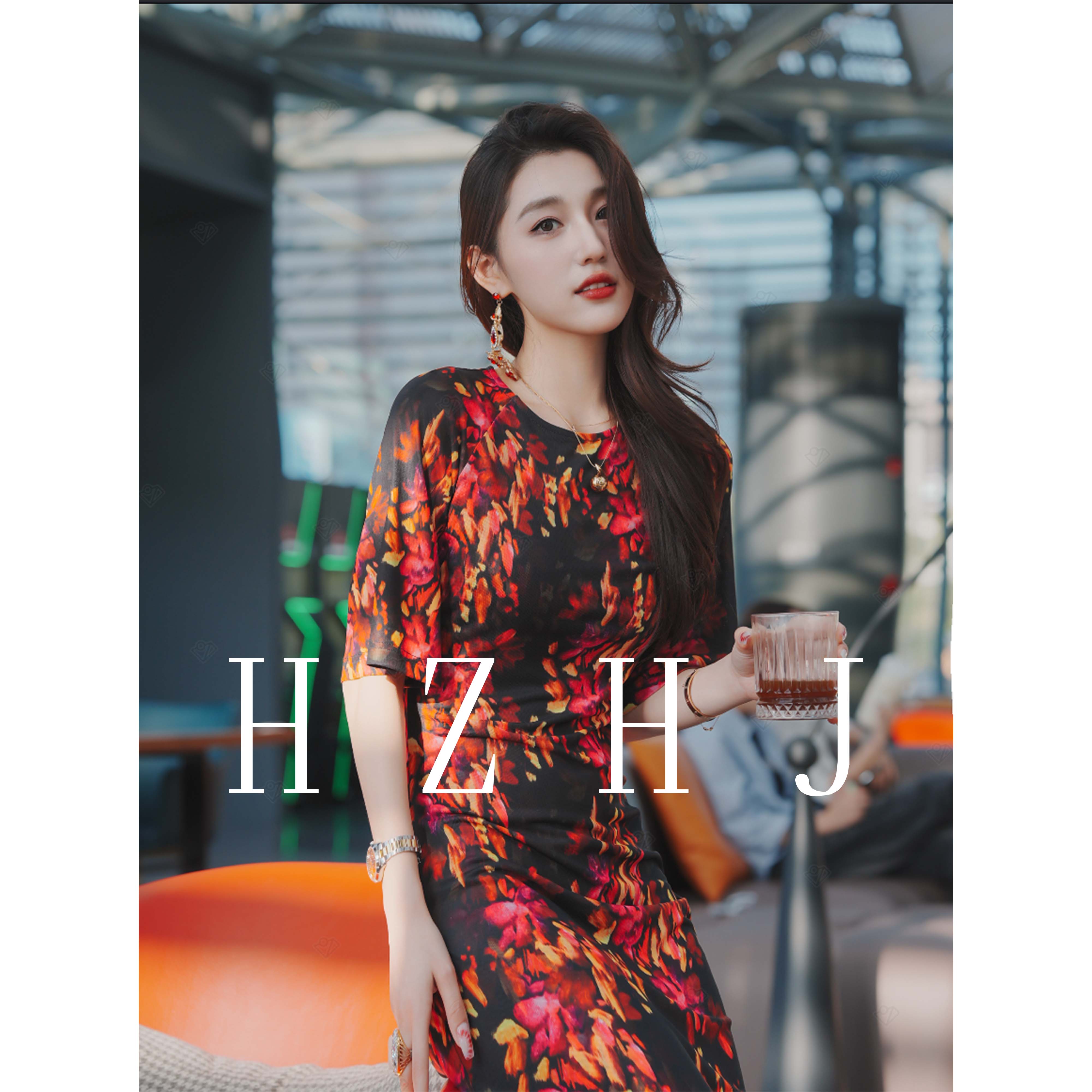 HZHJ新款原创设计师  秋叶红印 连衣裙气质复古显白高级贵族619