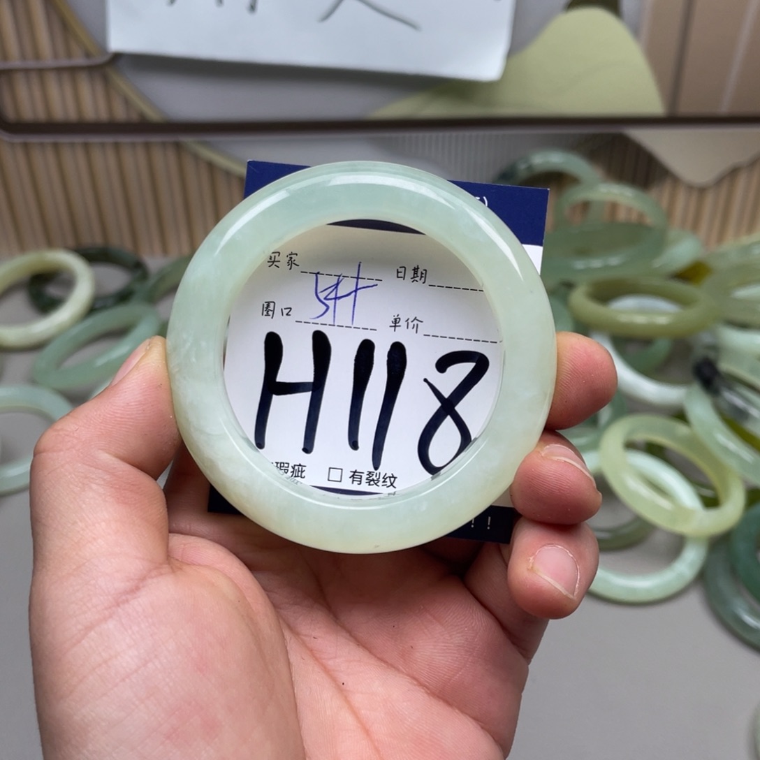 岫玉手镯手镯未镶嵌