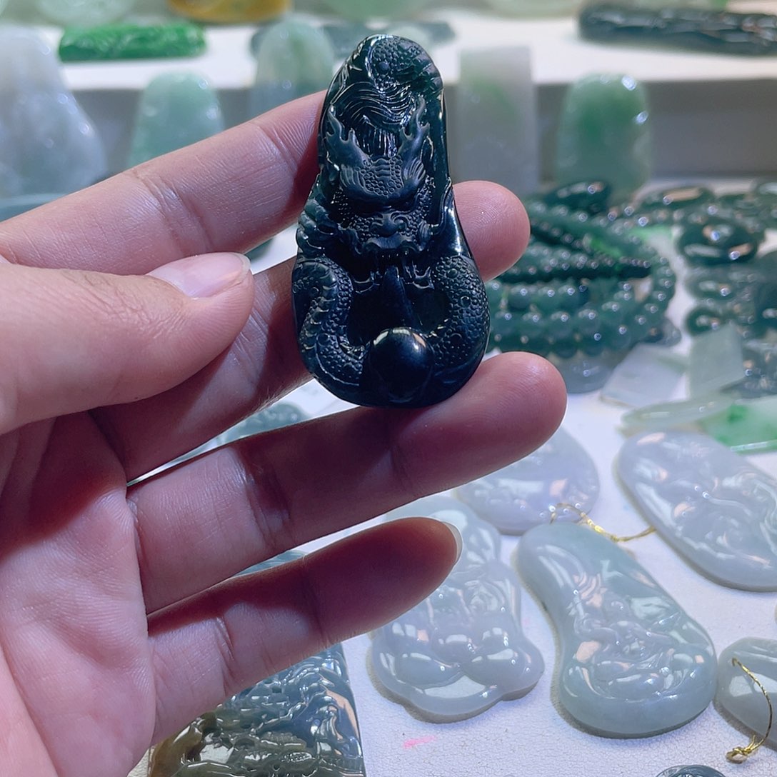 翡翠颈饰未镶嵌翡翠挂件