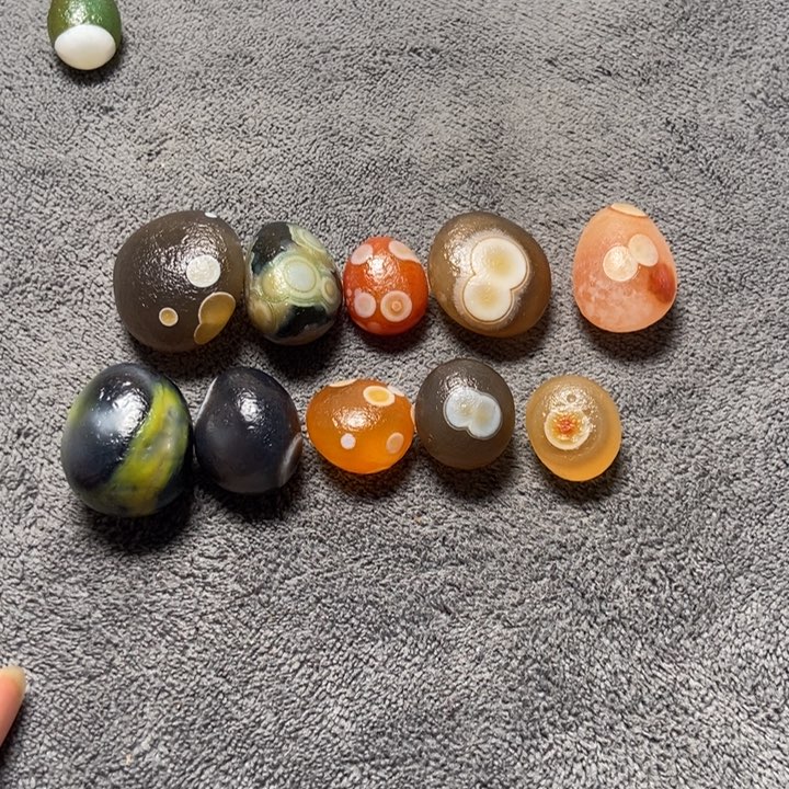 周***霖玛瑙/玉髓未镶嵌珠宝奇石