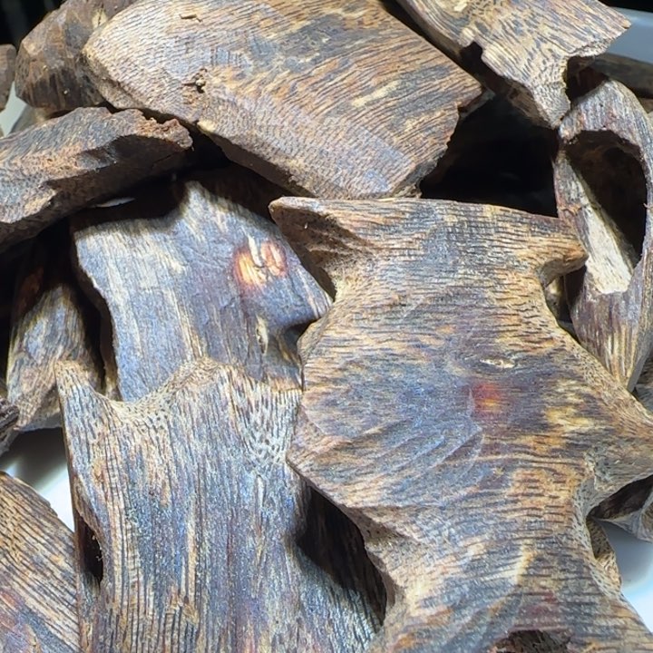 沉香手把件海南老白棋沉水块料100克