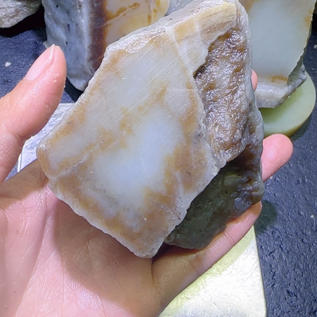 和田玉未镶嵌珠宝半成品