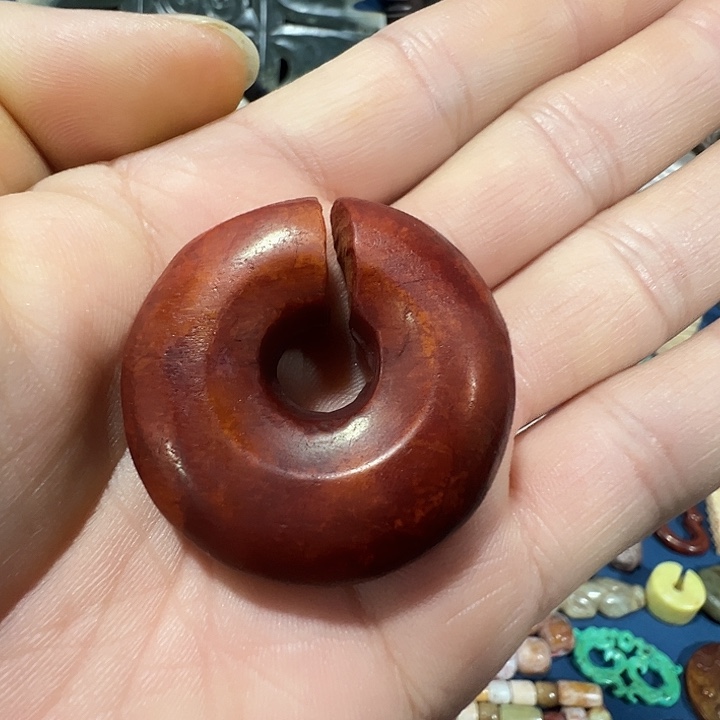 透闪石质玉未镶嵌挂件