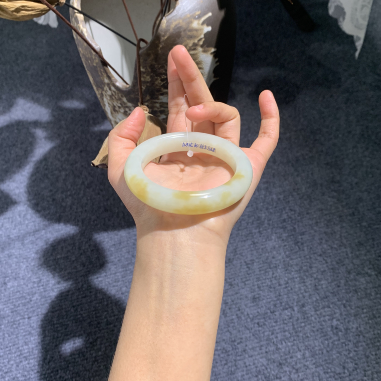 和田玉新疆且末老糖料54