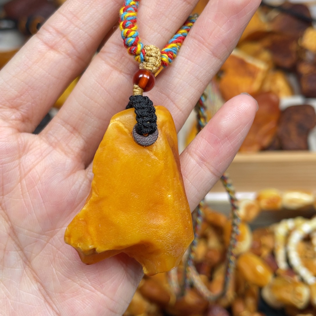 琥珀珠宝奇石未镶嵌