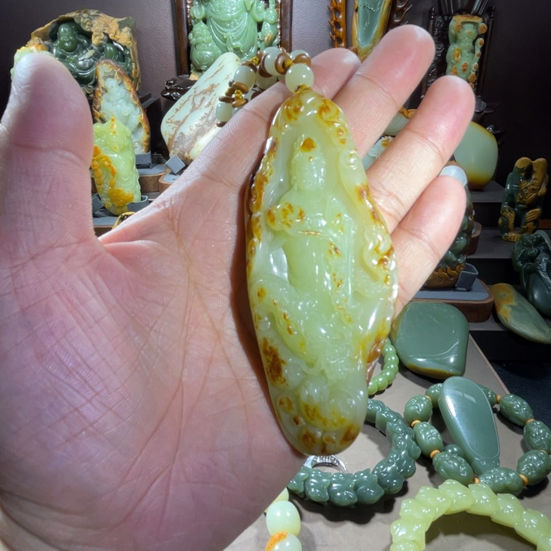 透闪石质玉观音未镶嵌星***