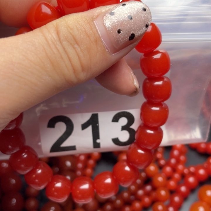 南红玛瑙手链未镶嵌妞**?