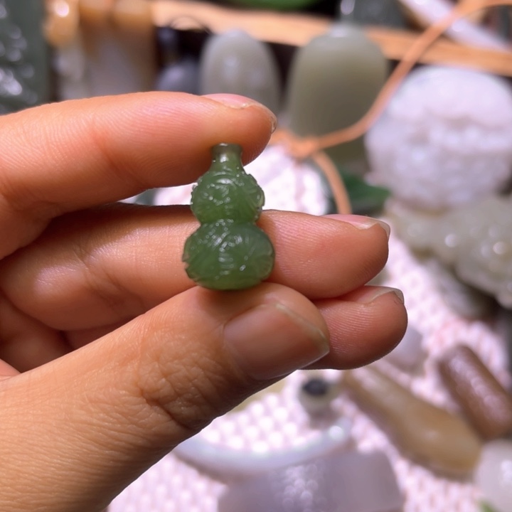 和田玉未镶嵌珠宝半成品