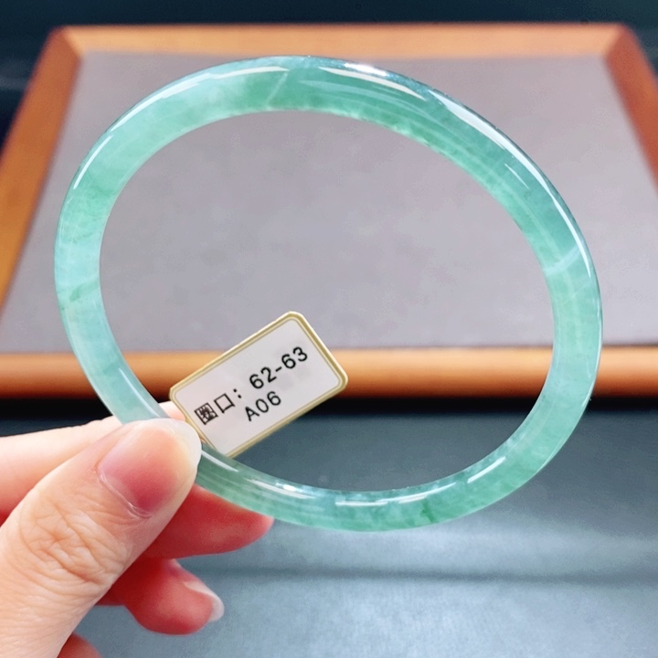 翡翠未镶嵌手镯翡翠手镯59