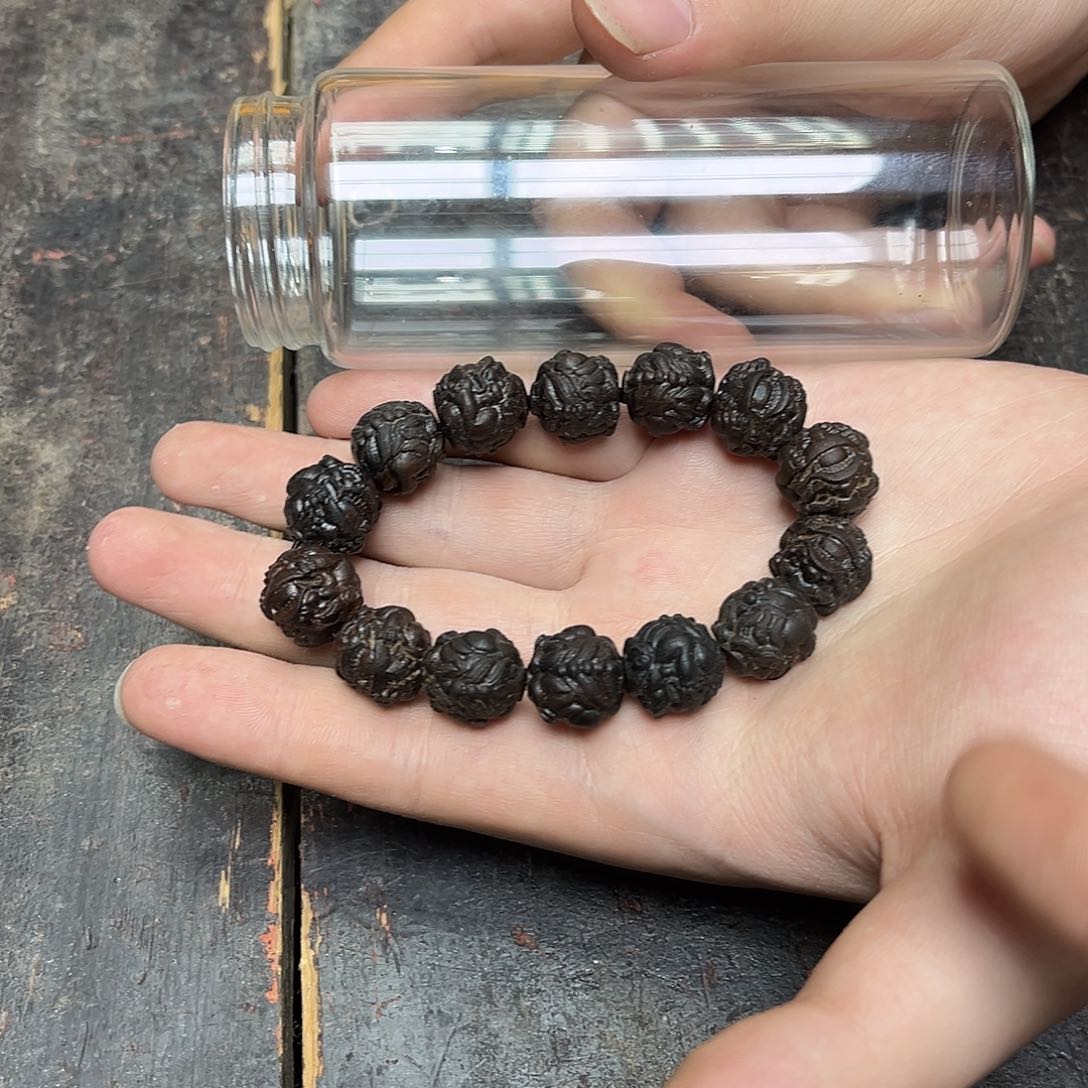 大叶紫檀（黑酸枝木类）