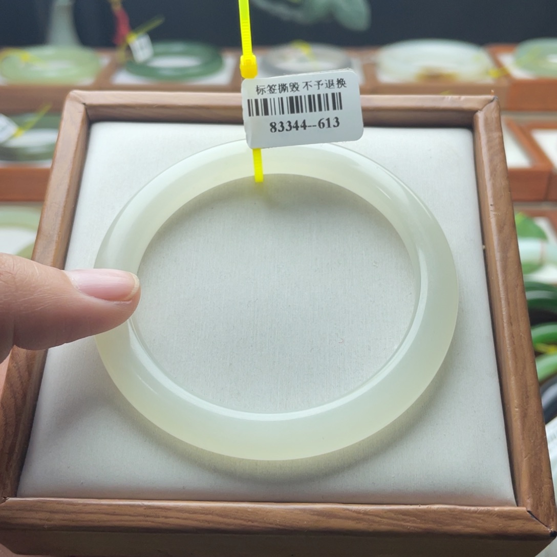 【闪购商品】和田玉手镯未镶嵌56.6